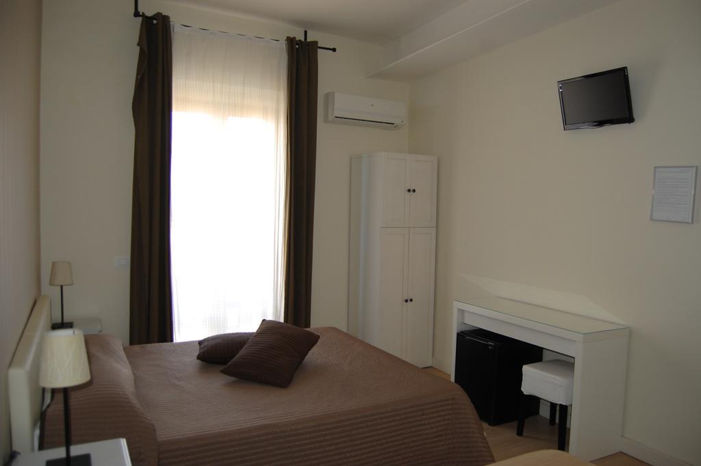 B&B H224 Ρέτζιο ντι Καλάμπρια Δωμάτιο φωτογραφία
